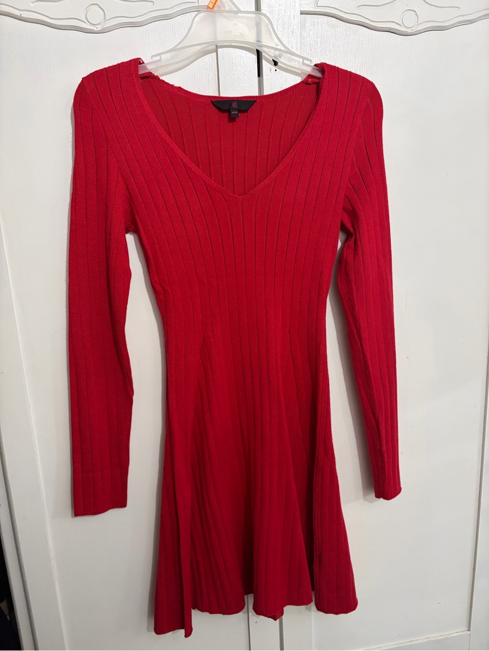 Fitted Red Ribbed V-Neck Long-Sleeve Dress